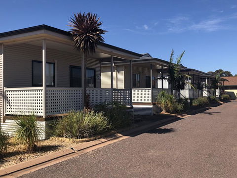 The Sundowner Cabin & Tourist Park - Tourism Adelaide 0