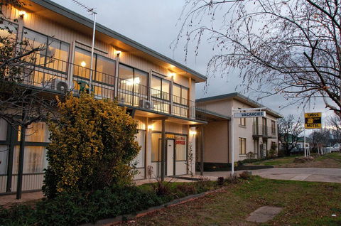 The Swiss Motel - Tourism Adelaide 0