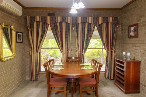 The Townhouse - Tourism Adelaide 3