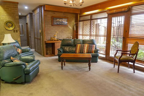 The Townhouse - Tourism Adelaide 1