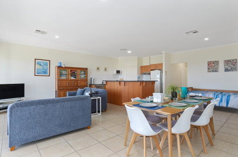 Ticky's Dream - 18 Turnberry Drive - Tourism Adelaide 3