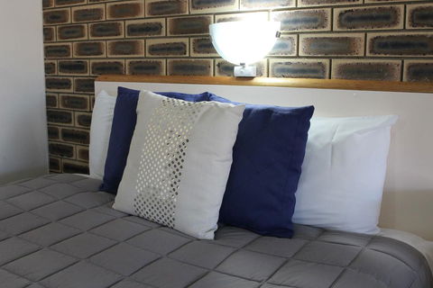 Top Of The Town Motel - Tourism Adelaide 0