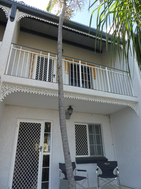 Townsville Terrace - Tourism Adelaide 0