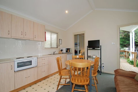 Triabunna Cabin & Caravan Park - Tourism Adelaide 0