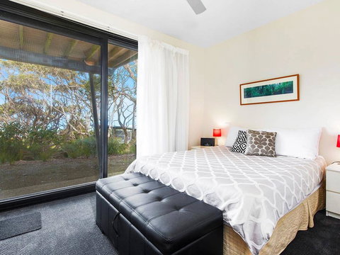 TREETOPS TERRACE 12 - A Luxury Skenes Creek Villa - Tourism Adelaide 3