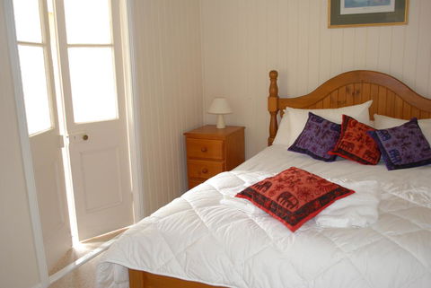 Twisted Gum Vineyard Cottage - Tourism Adelaide 2