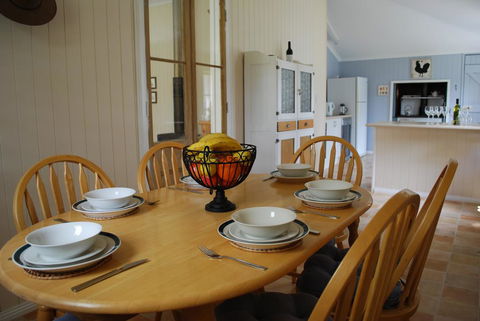 Twisted Gum Vineyard Cottage - Tourism Adelaide 3