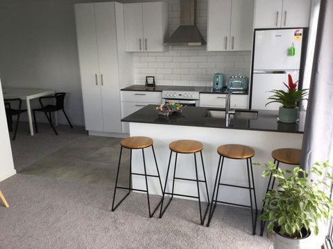 Two Bedroom Guesthouse Bundall - Tourism Adelaide 0