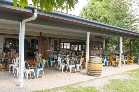 Ulmarra Hotel - Tourism Adelaide 3