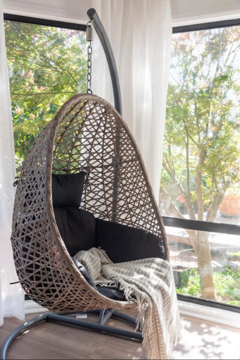 ULTRA SPACIOUS STYLISH HOME IN PRESTONS - SYDNEY - Tourism Adelaide 3