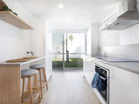 Ventura Beach Motel 2 Bed Poolside - Unit 3 - Tourism Adelaide 2
