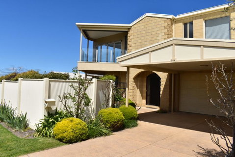 VIEWS FOREVER - INVERLOCH - Tourism Adelaide 0