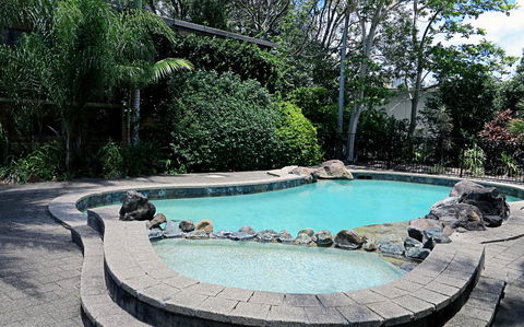 Villa Noosa Hotel - Tourism Adelaide 2