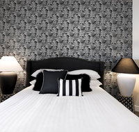 Walk everywhere in the city from a historic home - Tourism Adelaide