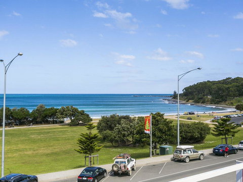 WATERFRONT THREE- In The Heart Of Lorne - Tourism Adelaide 2
