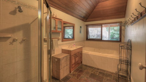 Aspens Springs Farmstay - Tourism Adelaide 4