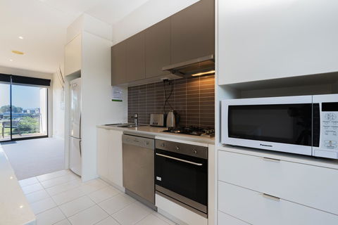 Stylish 3 Bedroom Townhouse - Free Parking - Tourism Adelaide 10