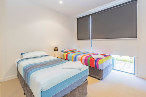 Stylish 3 Bedroom Townhouse - Free Parking - Tourism Adelaide 8
