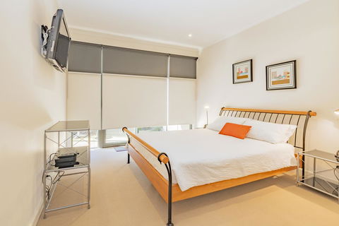 Stylish 3 Bedroom Townhouse - Free Parking - Tourism Adelaide 19