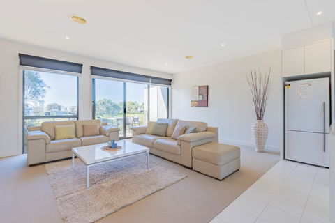 Stylish 3 Bedroom Townhouse - Free Parking - Tourism Adelaide 16