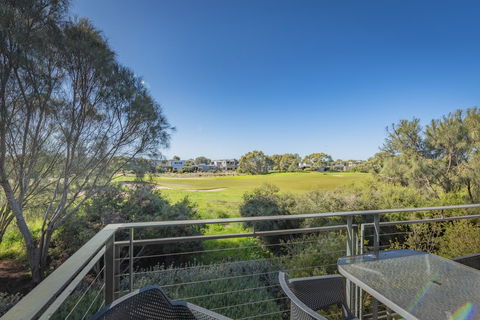 Stylish 3 Bedroom Townhouse - Free Parking - Tourism Adelaide 12