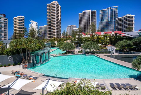 Q1 Resort & Spa - Official - Tourism Adelaide 3