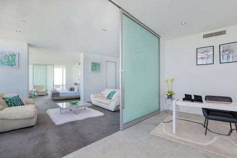 Q1 Resort & Spa - Official - Tourism Adelaide 40