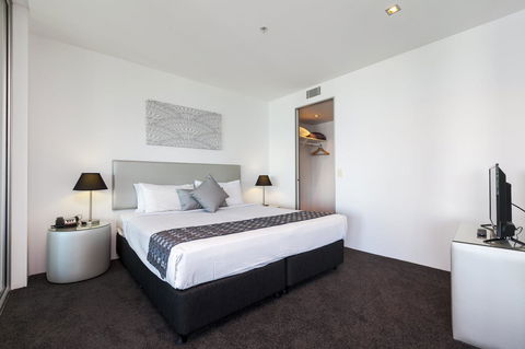 Q1 Resort & Spa - Official - Tourism Adelaide 33