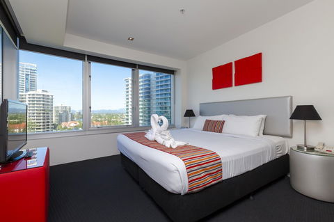 Q1 Resort & Spa - Official - Tourism Adelaide 9