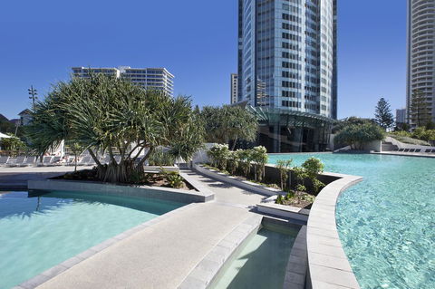 Q1 Resort & Spa - Official - Tourism Adelaide 4