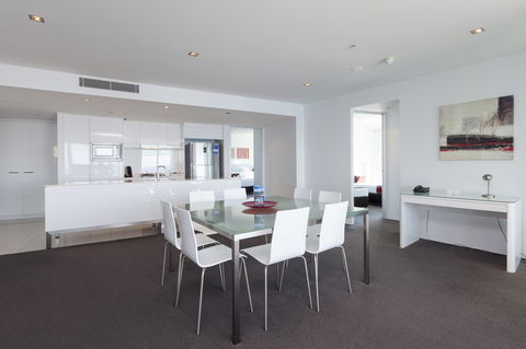 Q1 Resort & Spa - Official - Tourism Adelaide 36