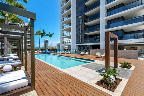 Qube Broadbeach - Tourism Adelaide 0
