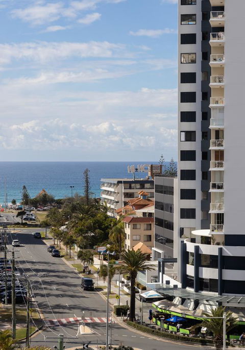 Qube Broadbeach - Tourism Adelaide 8