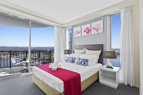 Beach Stay - Ocean & Riverview Resort Chevron Renaissance Central Surfers Paradise - Tourism Adelaide 8