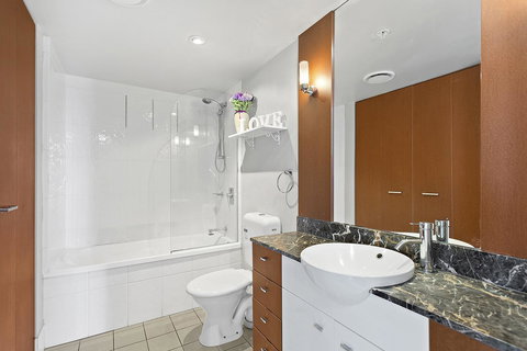 Beach Stay - Ocean & Riverview Resort Chevron Renaissance Central Surfers Paradise - Tourism Adelaide 6