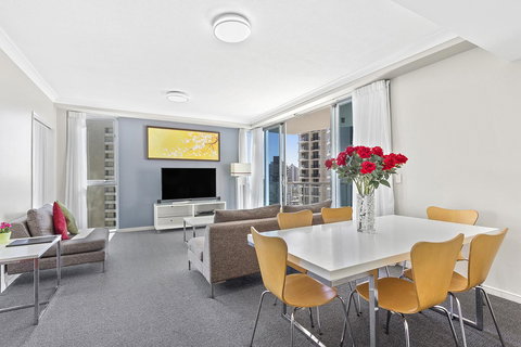 Beach Stay - Ocean & Riverview Resort Chevron Renaissance Central Surfers Paradise - Tourism Adelaide 10