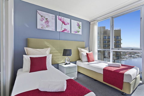Beach Stay - Ocean & Riverview Resort Chevron Renaissance Central Surfers Paradise - Tourism Adelaide 9
