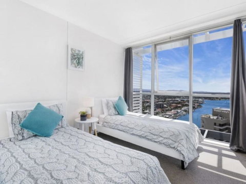 Beach Stay - Ocean & Riverview Resort Chevron Renaissance Central Surfers Paradise - Tourism Adelaide 2