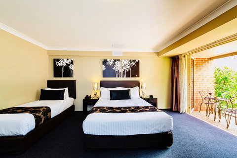 Ambassador On Ruthven - Tourism Adelaide 15