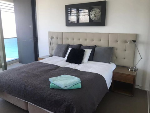 Luxury 3 Bedroom In Heart Of Broadbeach - Tourism Adelaide 20