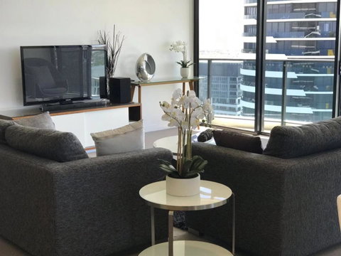 Luxury 3 Bedroom In Heart Of Broadbeach - Tourism Adelaide 18