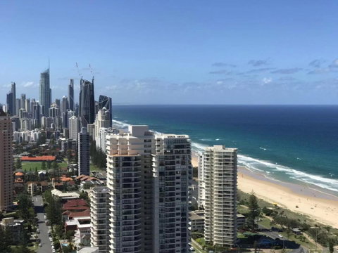 Luxury 3 Bedroom In Heart Of Broadbeach - Tourism Adelaide 1