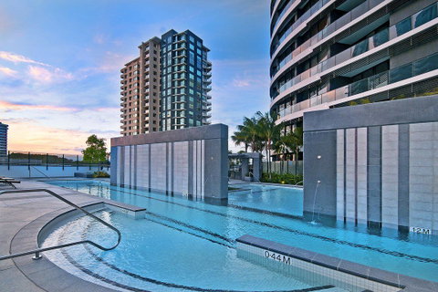 Luxury 3 Bedroom In Heart Of Broadbeach - Tourism Adelaide 5