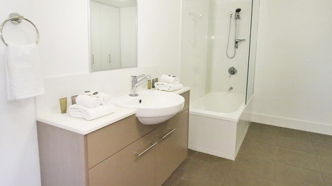 Oaks Townsville Gateway Suites - Tourism Adelaide 6