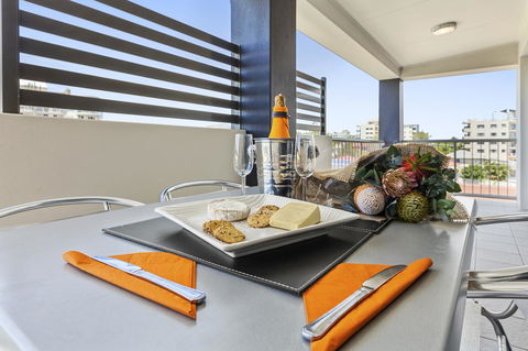 La Vida On Anzac - Tourism Adelaide 25