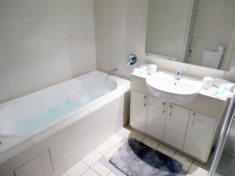 Waterfront Resort Villa With Buggy - Tourism Adelaide 10