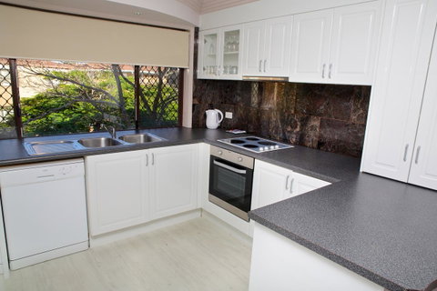 Grangewood Court Apartments - Tourism Adelaide 1