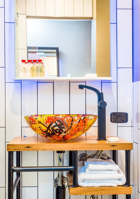 The Constance Fortitude Valley - Tourism Adelaide 14