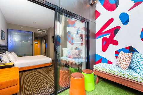 The Constance Fortitude Valley - Tourism Adelaide 10