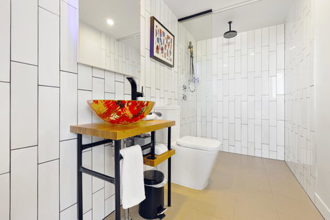 The Constance Fortitude Valley - Tourism Adelaide 25